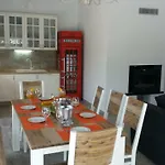 Vila Longfield-private Heated Pool, Sauna, Air-conditioned