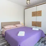 Vila Longfield-private Heated Pool, Sauna, Air-conditioned