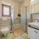 Longfield-private Heated Pool, Sauna, Air-conditioned Vila