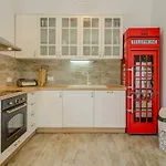 Longfield-private Heated Pool, Sauna, Air-conditioned Vila *