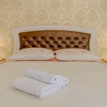 Longfield-private Heated Pool, Sauna, Air-conditioned Villa Dugopolje