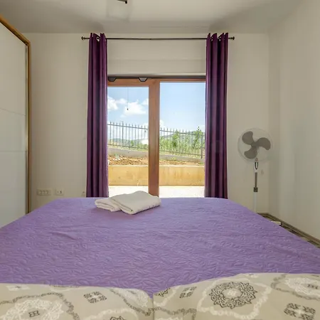 Vila Longfield-private Heated Pool, Sauna, Air-conditioned Dugopolje